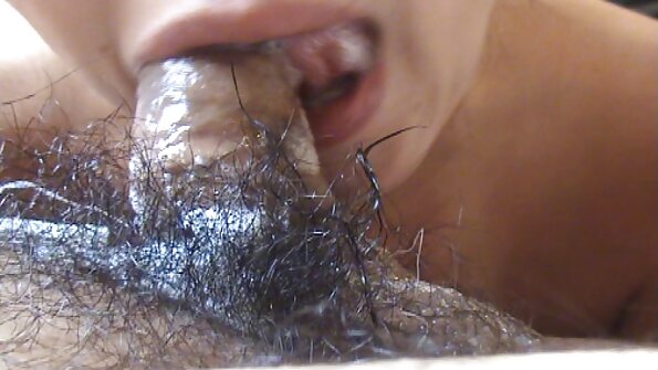 Düzgün vücutlu milf patronu tarafından ofiste nüfuz alıyor köylü kızı sex