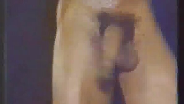 Sevimli bir kız porno turbanli koylu yatakta bizden önce sıcak bir döküm videosu yapıyor